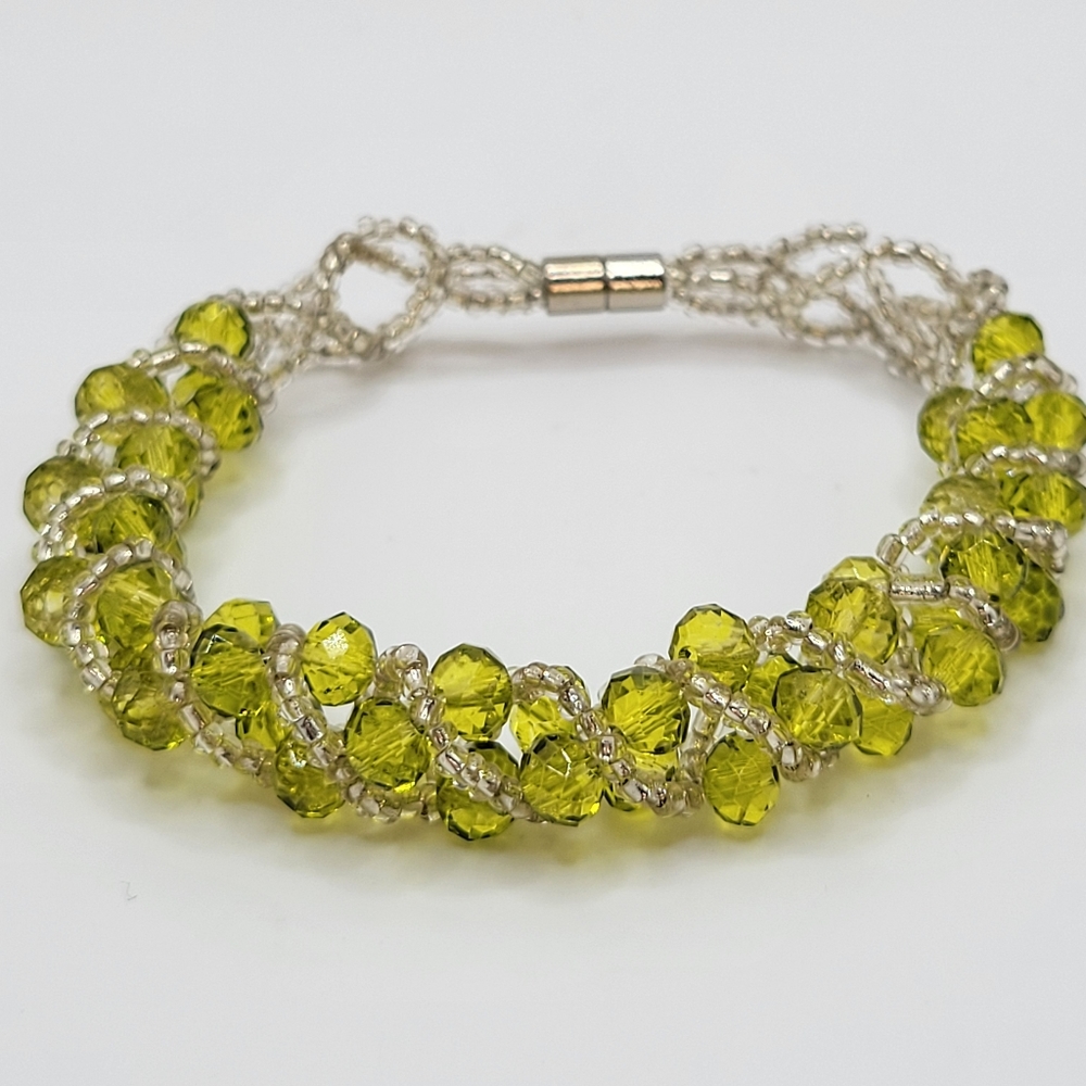 Faceted Glass Beads Yellowish-Green Bracelet